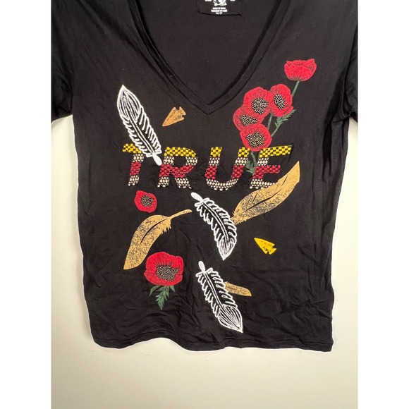True Religion Womens Black V Neck Graphic T-Shirt Red Poppies Feathers Beaded XS - Picture 2 of 13